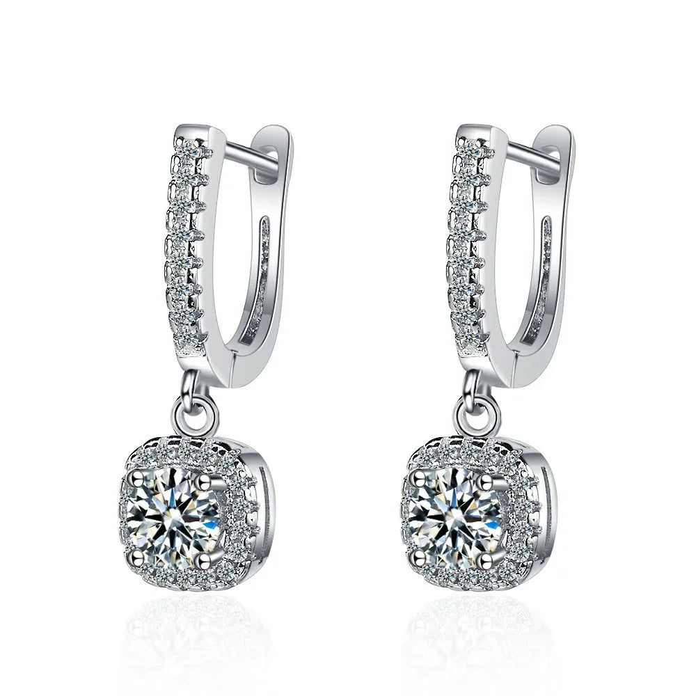 Boucles d’Oreilles Huggie 2CT en Moissanite Diamant de Laboratoire