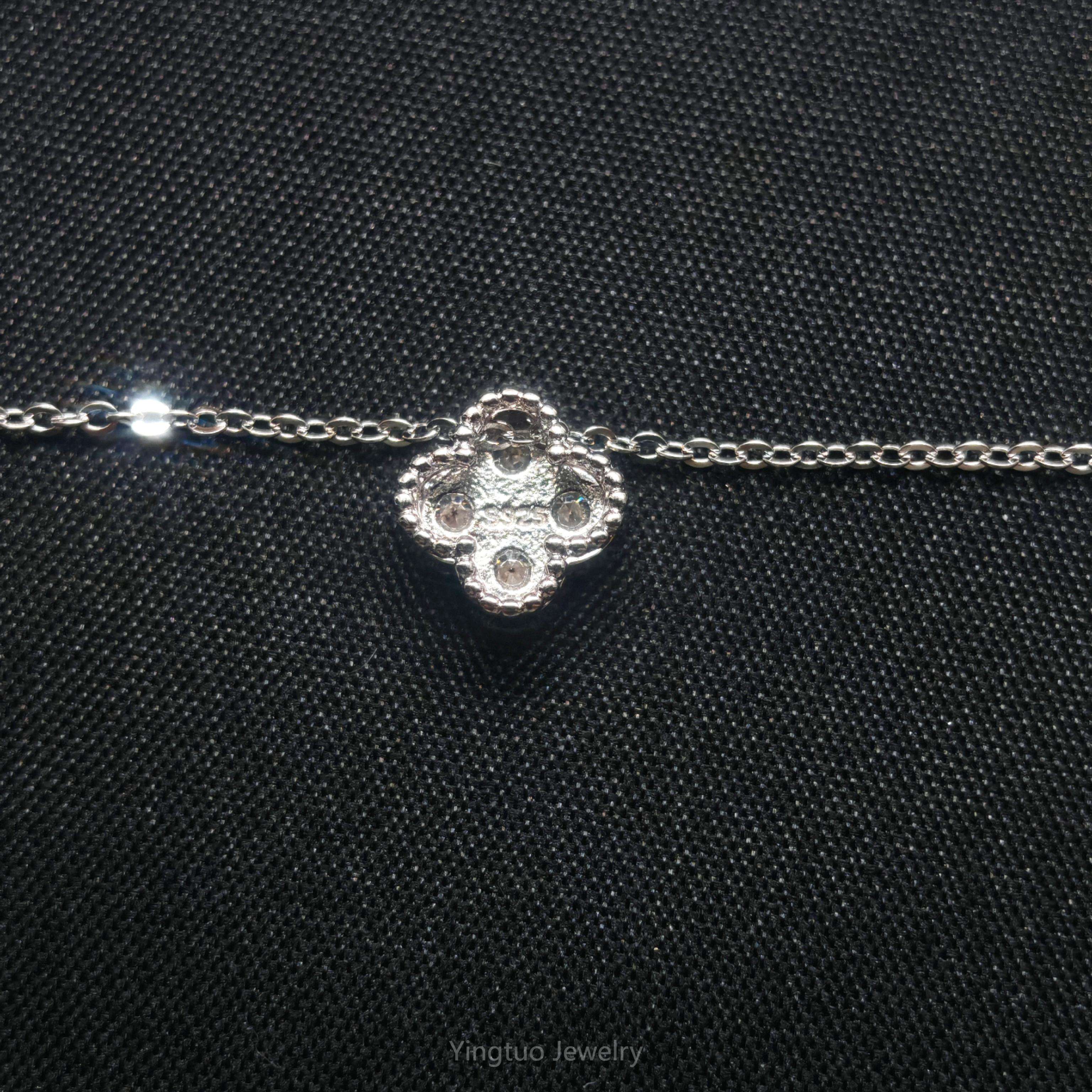Collier Trèfle Moissanite en Argent 925