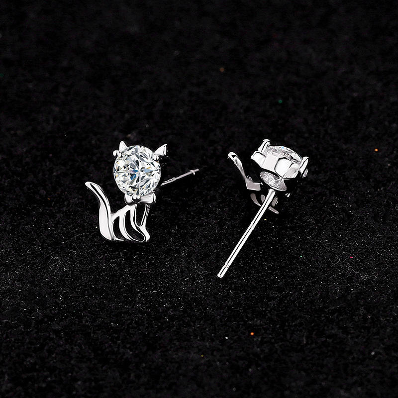 Boucles d’Oreilles Chat Personnalisées en Argent 925 avec Moissanite