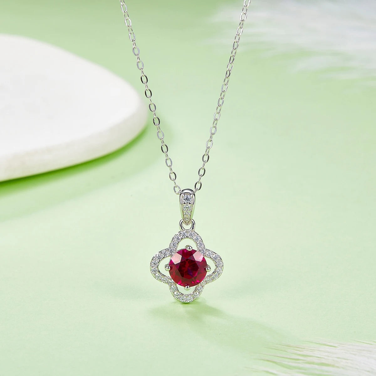 Collier en Or Blanc 18K avec Moissanite et Rubis 1.0CT